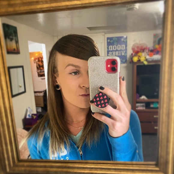 Meet your Posher, Travis - Picture 1 of 1